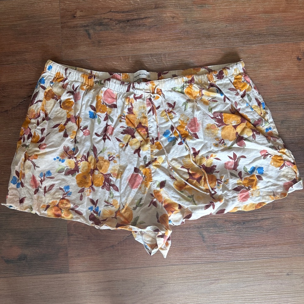 Abercrombie Floral Linen Shorts - Size XXL